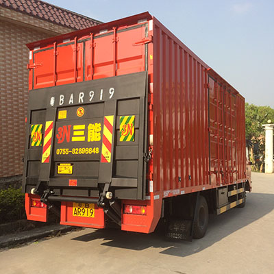 貨車液壓尾板，提升運(yùn)輸效率與安全性的利器